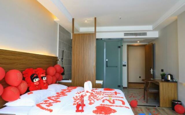 Yahao Hotel (Yongchuan East Railway Station)