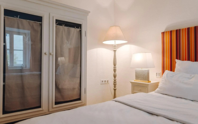 Hotel VIII