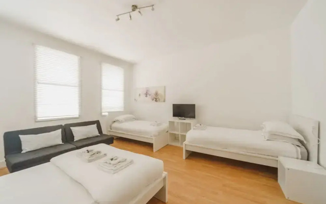 Large Studio Soho & Charing Cross Road