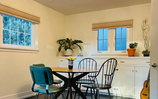 Hikari-Okanagan Sunshine B&B