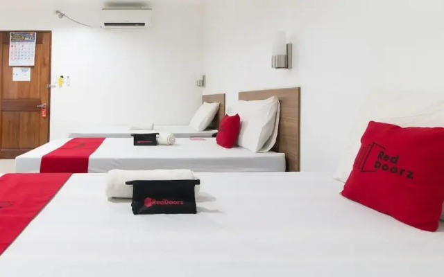 RedDoorz Plus near Vigan City Commercial Center