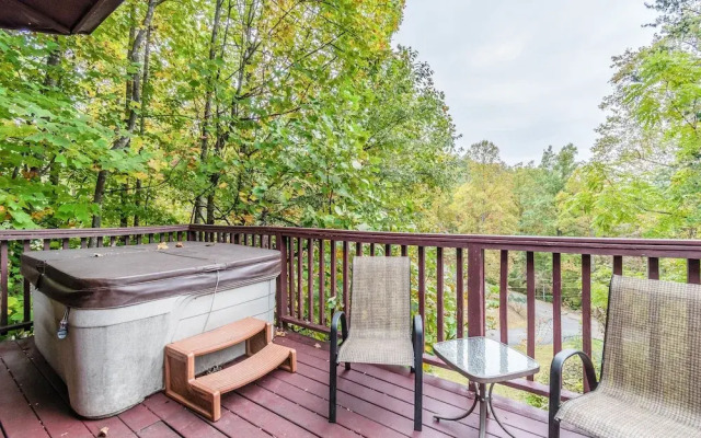 Roundette Cabin 2 Bedrooms 1.5 Bathroom Cabin