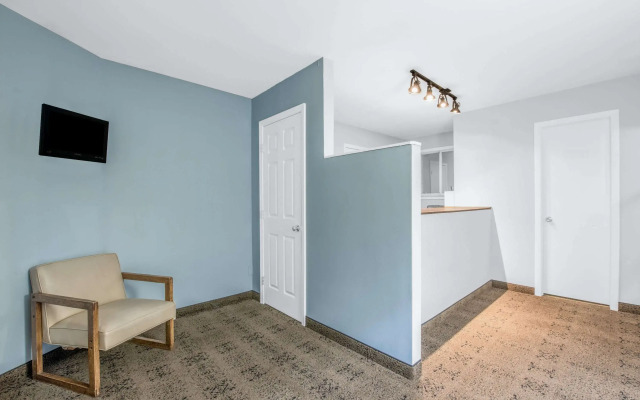 Knights Inn Pine Grove