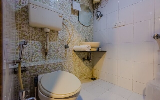 OYO 8311 Hotel Galaxy Residency
