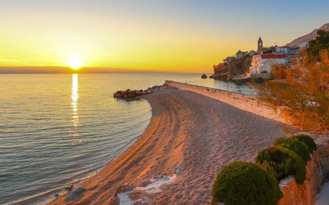 Awesome Home in Pisak With Wifi and 4 Bedrooms