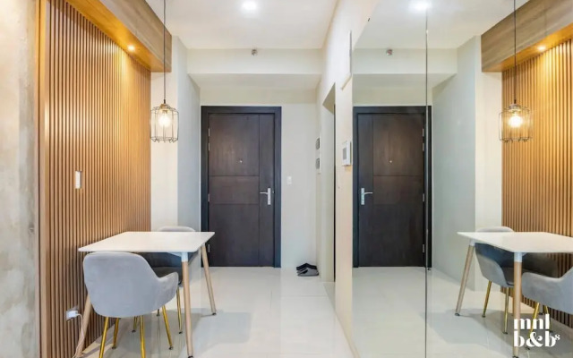 Condo Unit in Uptown Parksuites T2 Bgc