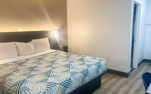 Motel 6 San Bernardino, CA - South