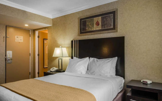 Travelodge by Wyndham Prince Albert