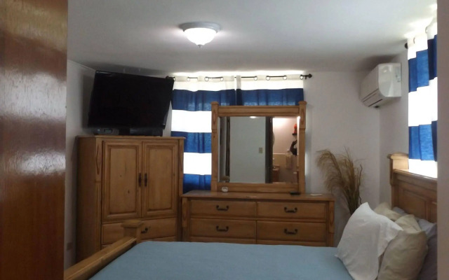 Front Beach Luxury Apartment