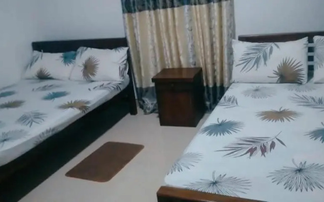 Chathuni Holiday Home