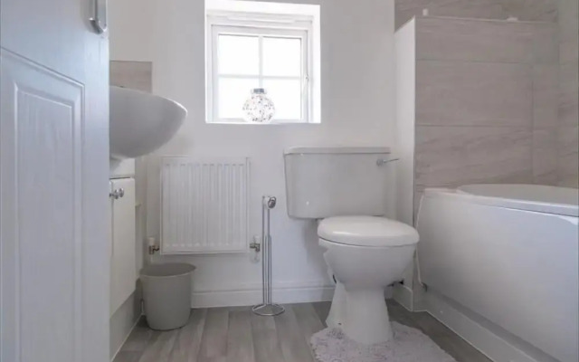 3 Bed-5 Guests-parking-garden