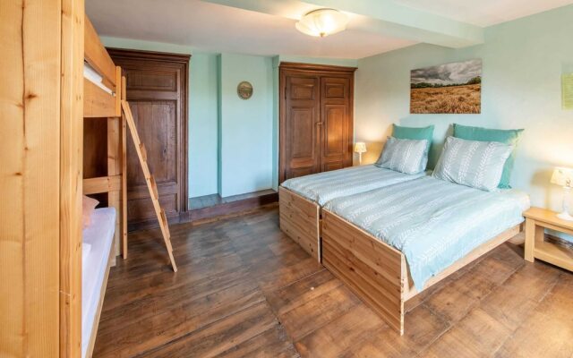 Vacation Home With BBQ Near Hotton