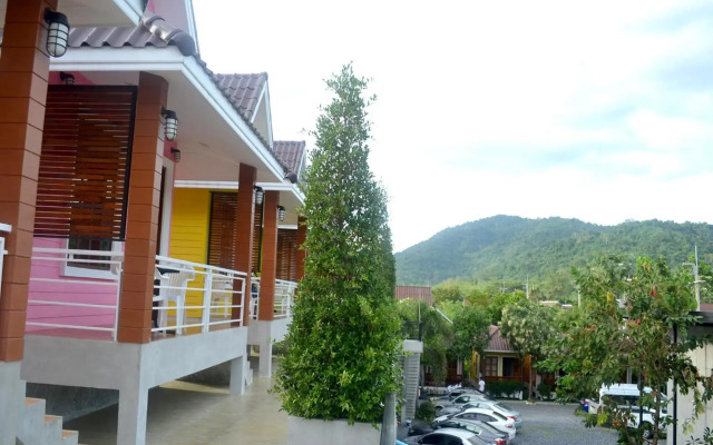 Toffee House Resort