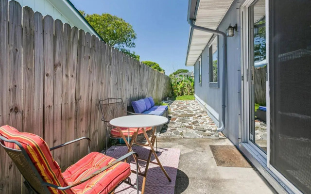 Beach Bungalow 700