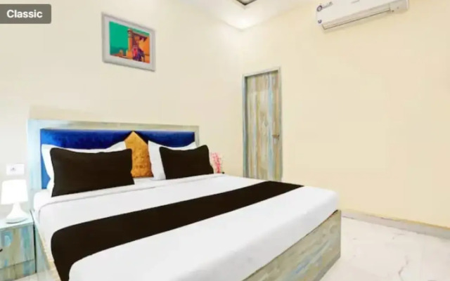 Goroomgo Vrrinda Home Stay Varanasi