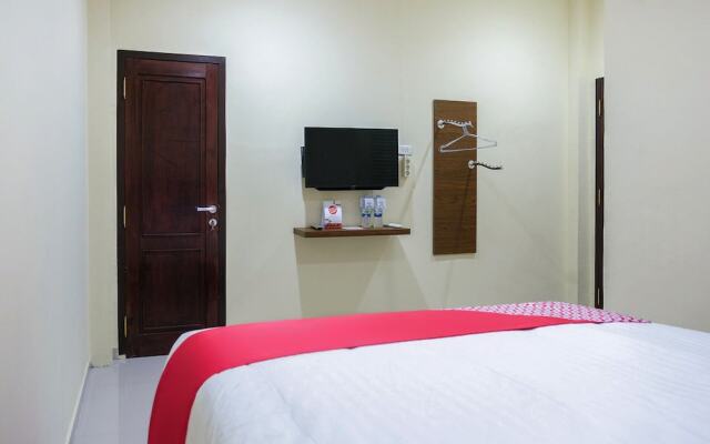 OYO 1149 Hotel Mustika