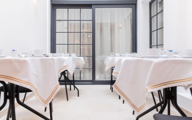 1926 Le Parisot Boutique Suites