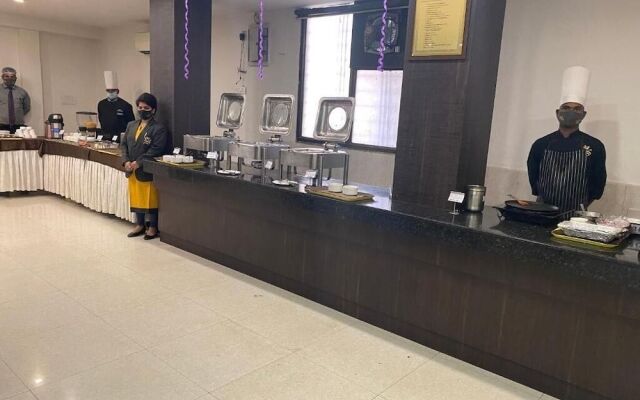 Hotel Samrat