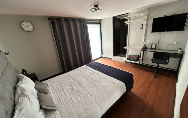 Singular Polanco Goldsmith