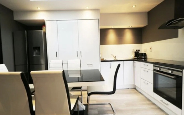 Luxury Property in Central Newbridge Wifi