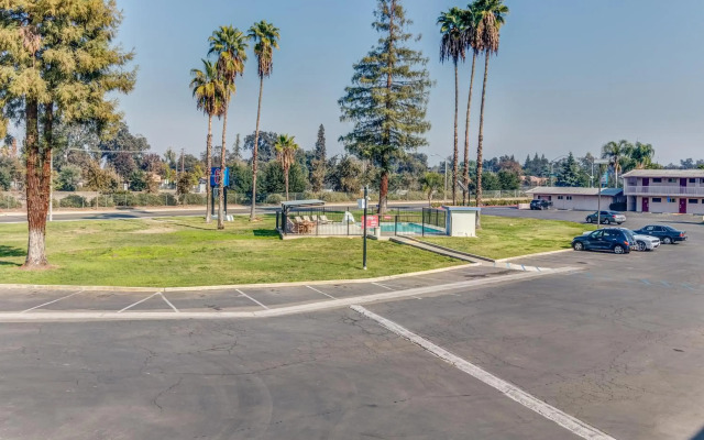 Motel 6 Visalia, CA