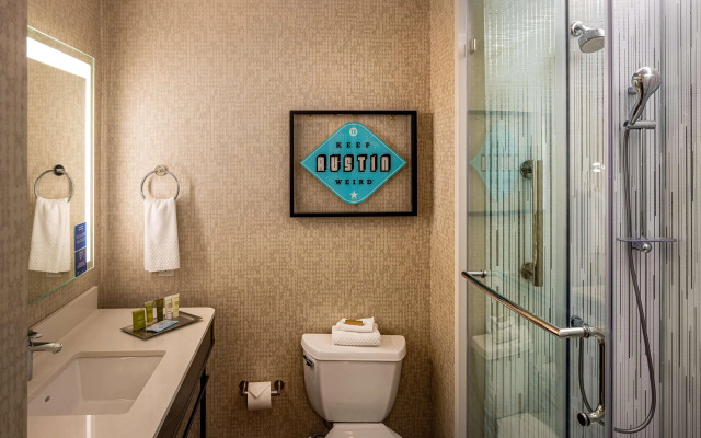 Hilton Austin Airport