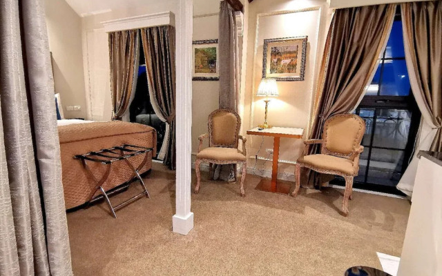 The Salisbury Luxury Class