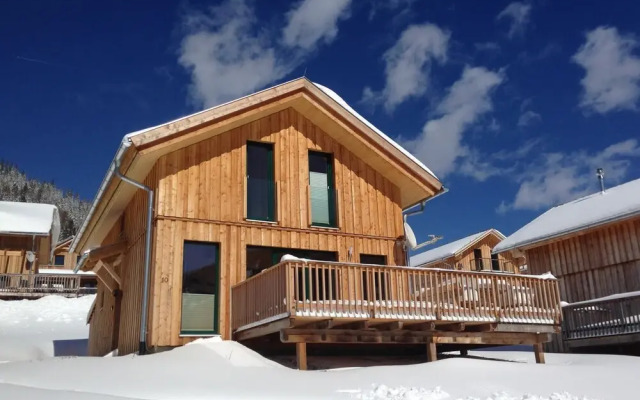 Wooden Chalet with Wellness Centre in Hohentauern