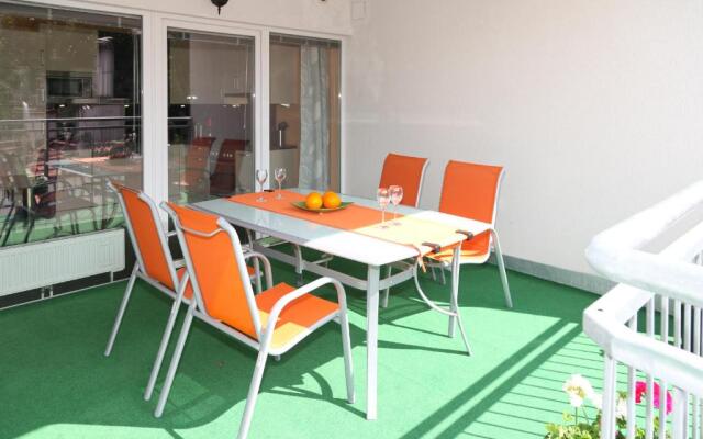 3 rooms Sunny Apartments-Schoenbrunn, 100m2 with balcony