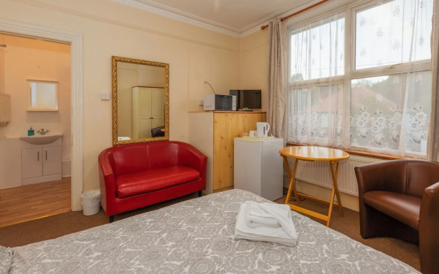 Ricky Road Guest House - Budget