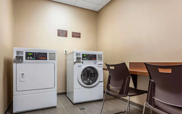 Comfort Inn & Suites Avera Southwest