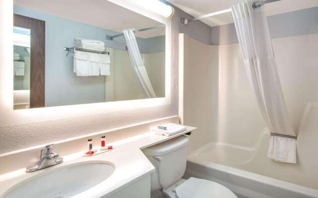 Howard Johnson by Wyndham Lexington