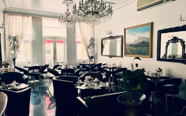 My Place Hotel