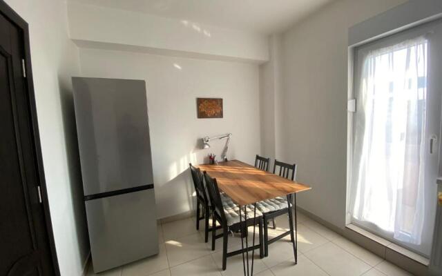 Apartament modern cu o camera,full echipat,aproape de centru