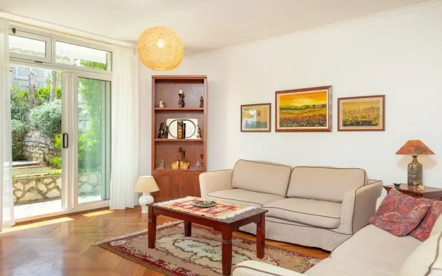 Sky Breeze Apartment