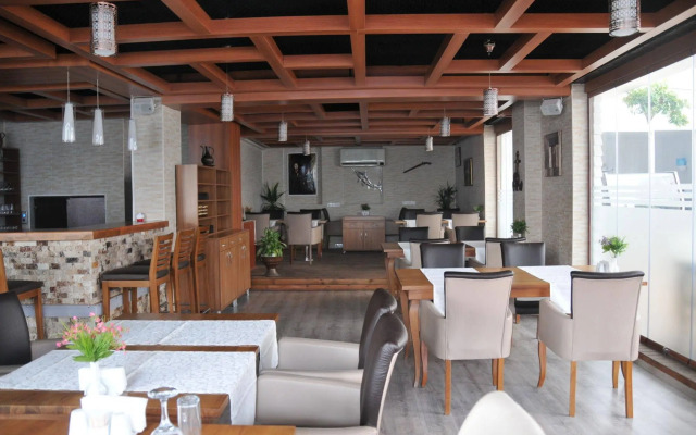 Teos Hotel