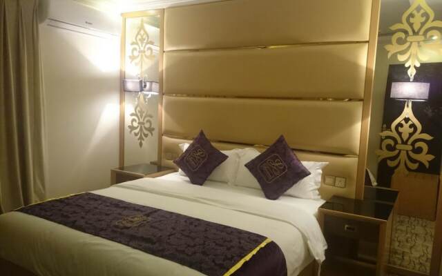 Lavona Inn Hotel