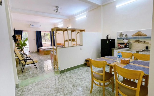 Xoai Xanh Hostel & Villa