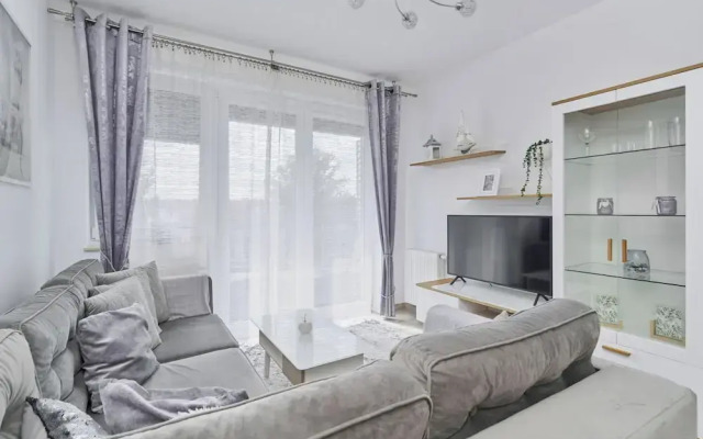 Spacious Apartment by Renters