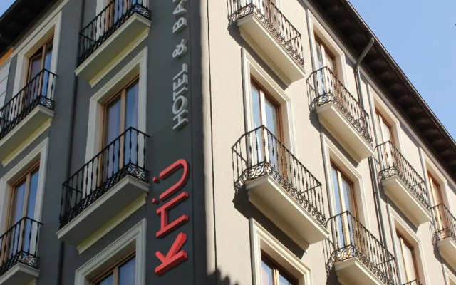 Khu Hotel
