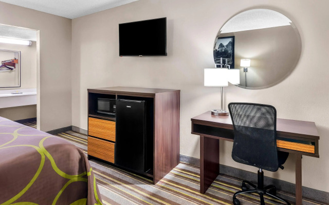 Super 8 by Wyndham Columbia