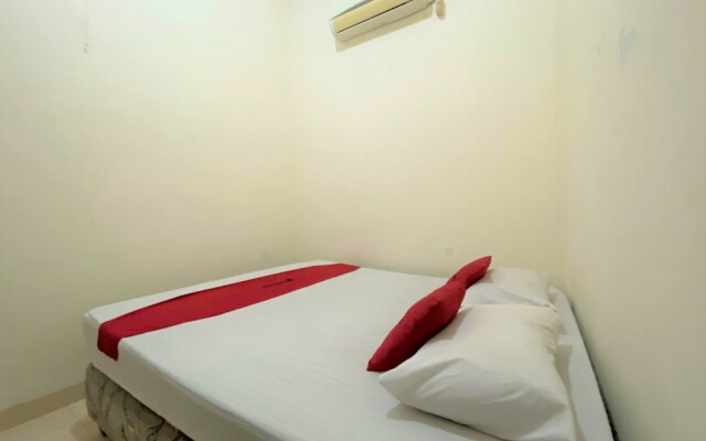 RedDoorz near GOR Lagaligo Palopo