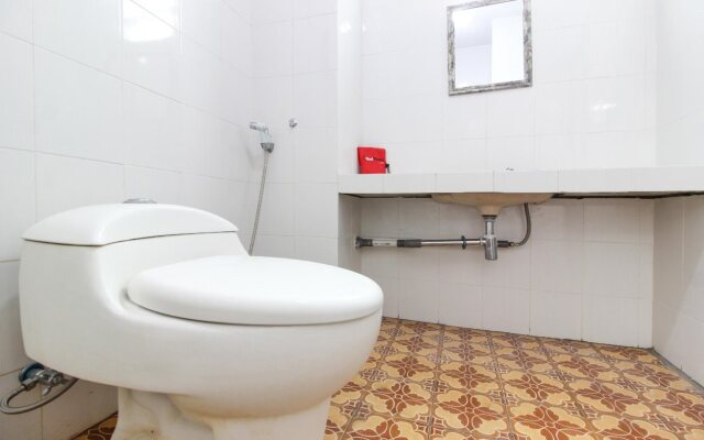 RedDoorz Syariah near Gembira Loka Zoo