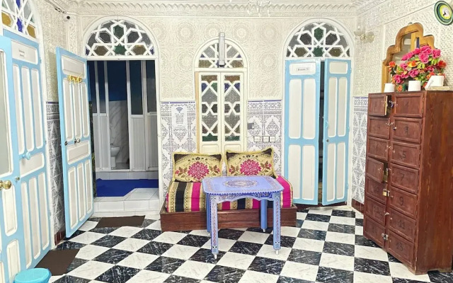 aline hostel