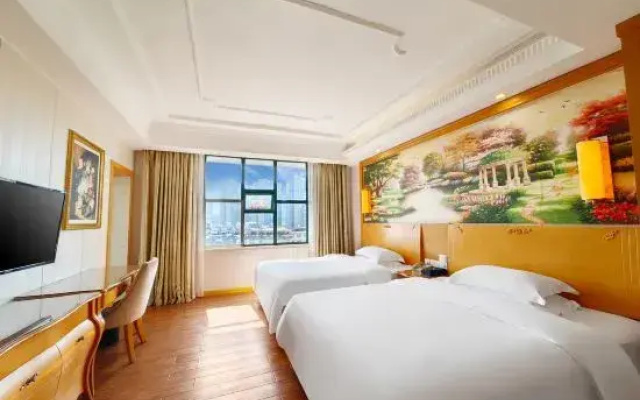 Puyang Baijin Hotel