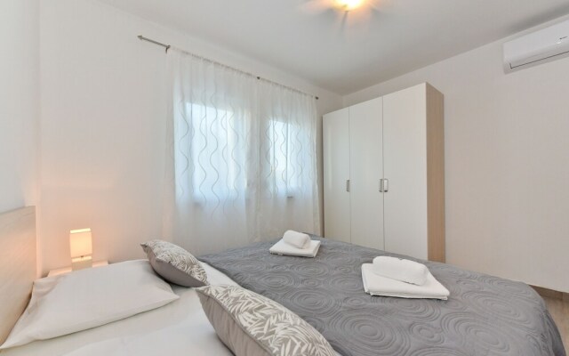 Crowonder Luxury Vir