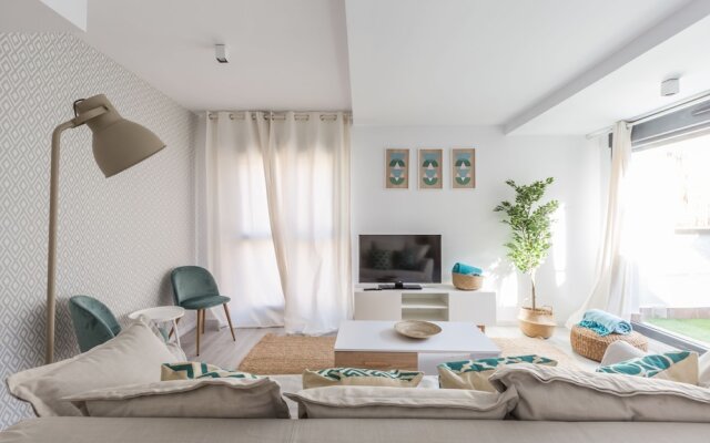Horoko Apartments by gaiarooms