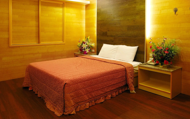 Empire Hotel