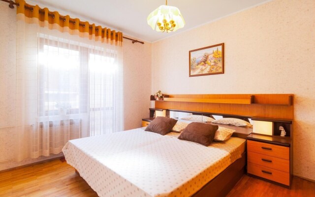 Stunning Home in Pucisca With 3 Bedrooms and Wifi