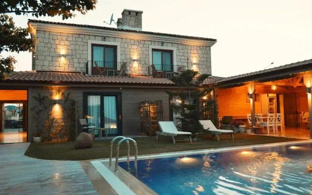 Fehmibey Alacati Otel